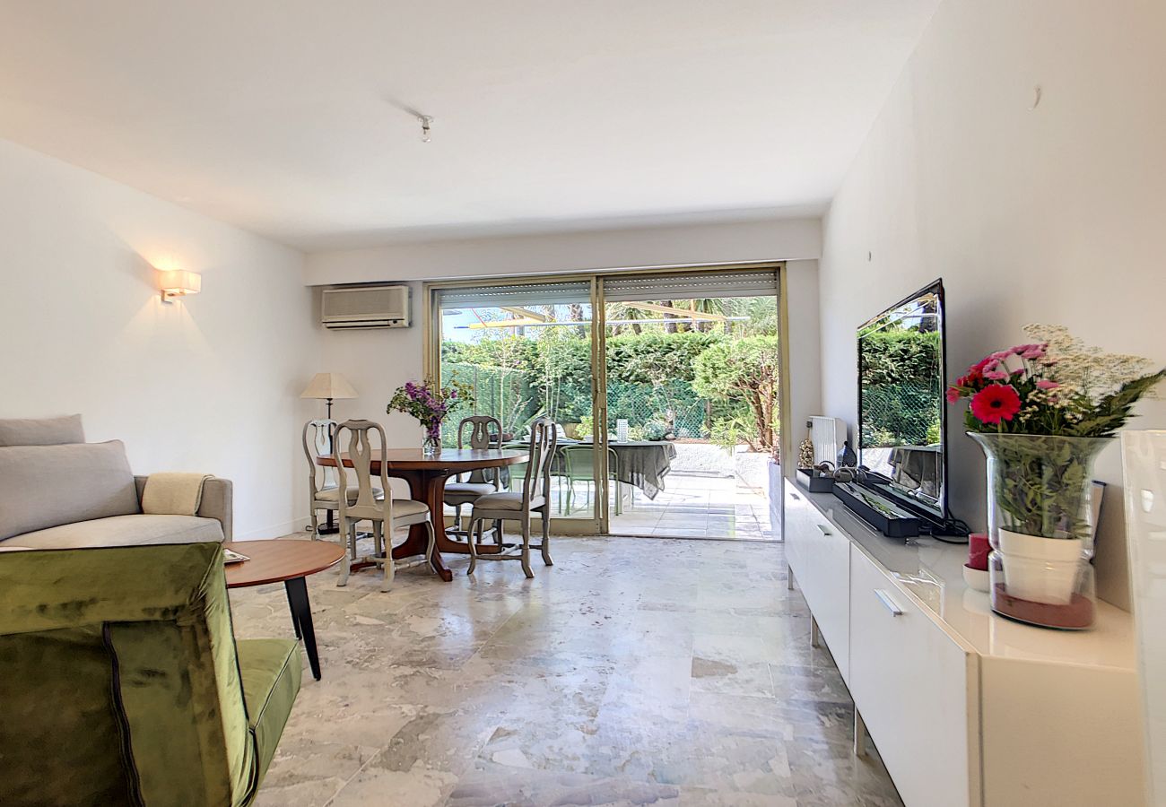 Appartement à Cannes - Superbe 3 pièces RDJ à deux pas des plages 295L Appartement à Cannes - Superbe 3 pièces RDJ à deux pas des plages 295L