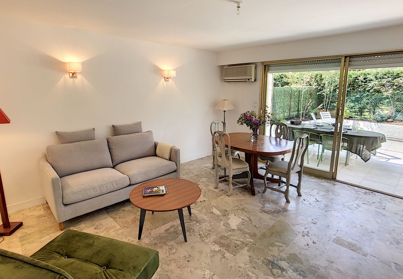 Appartement à Cannes - Superbe 3 pièces RDJ à deux pas des plages 295L Appartement à Cannes - Superbe 3 pièces RDJ à deux pas des plages 295L