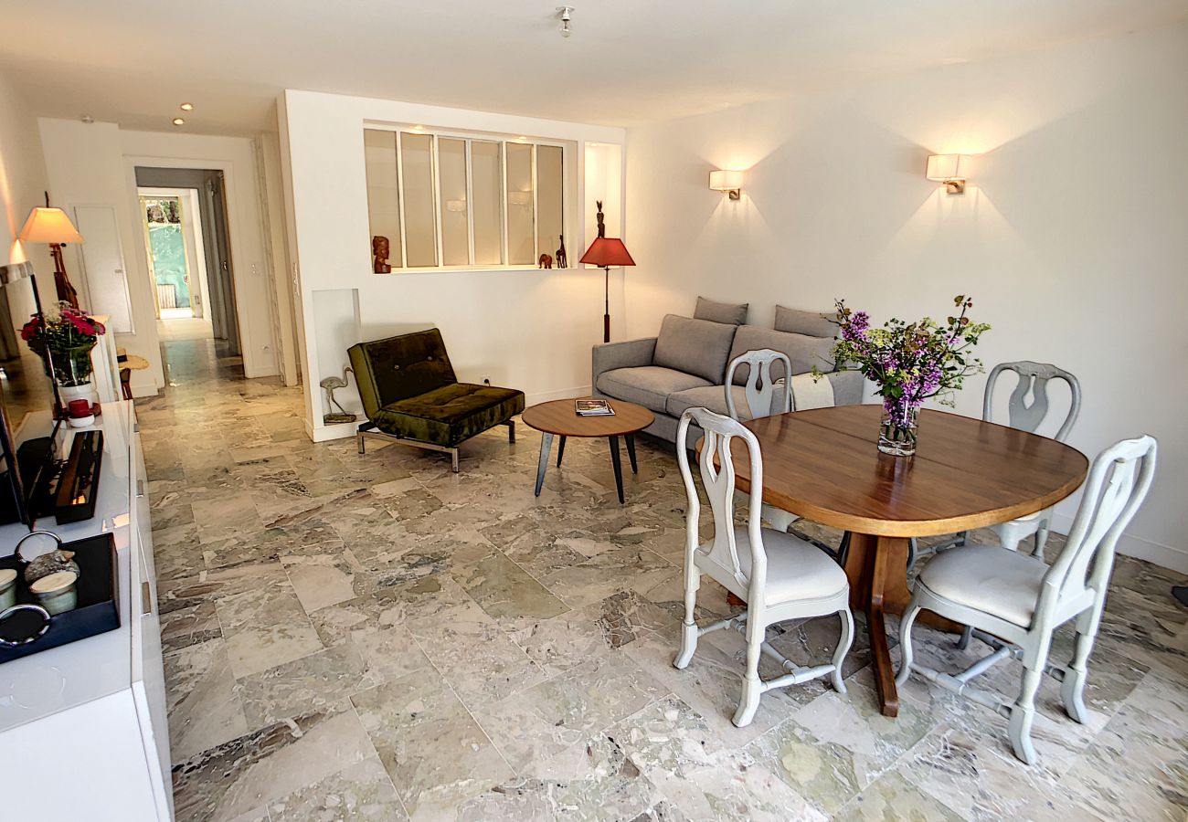 Appartement à Cannes - Superbe 3 pièces RDJ à deux pas des plages 295L Appartement à Cannes - Superbe 3 pièces RDJ à deux pas des plages 295L