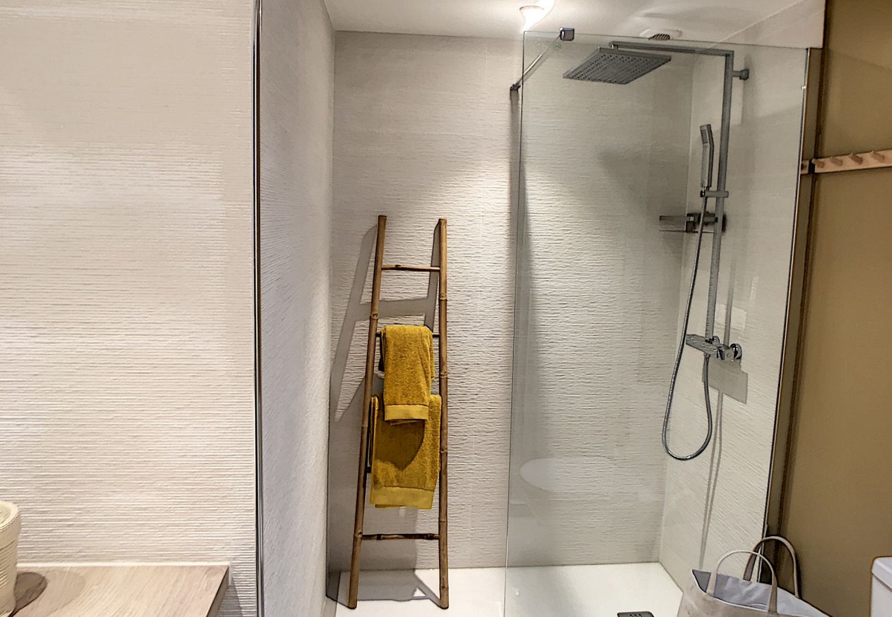 Appartement à Cannes - Superbe 3 pièces RDJ à deux pas des plages 295L Appartement à Cannes - Superbe 3 pièces RDJ à deux pas des plages 295L