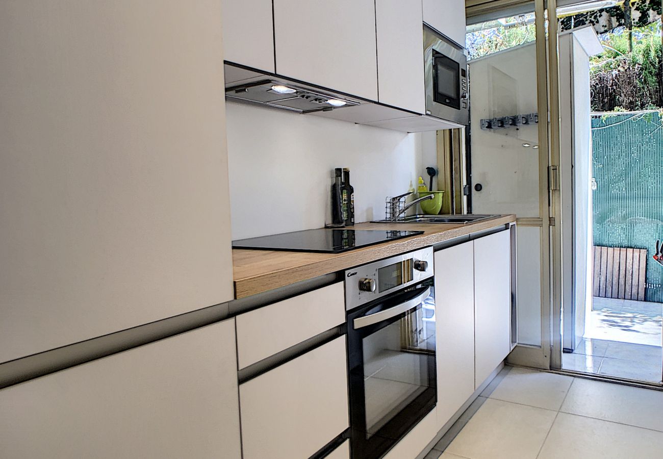 Appartement à Cannes - Superbe 3 pièces RDJ à deux pas des plages 295L Appartement à Cannes - Superbe 3 pièces RDJ à deux pas des plages 295L