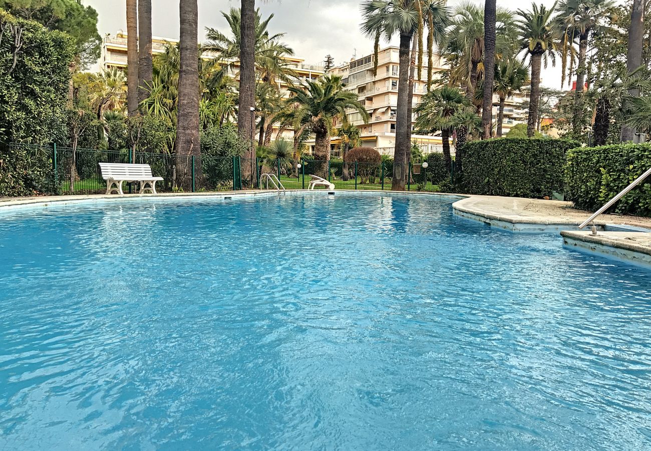 Appartement à Cannes - Superbe 3 pièces RDJ à deux pas des plages 295L Appartement à Cannes - Superbe 3 pièces RDJ à deux pas des plages 295L