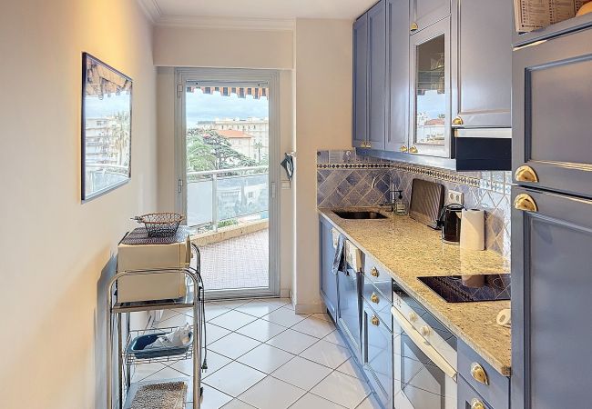 Appartement à Cannes - A 2 pas des plages du Midi, 300L/BERN Appartement à Cannes - A 2 pas des plages du Midi, 300L/BERN