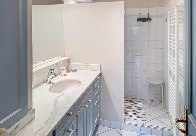 Appartement à Cannes - A 2 pas des plages du Midi, 300L/BERN Appartement à Cannes - A 2 pas des plages du Midi, 300L/BERN