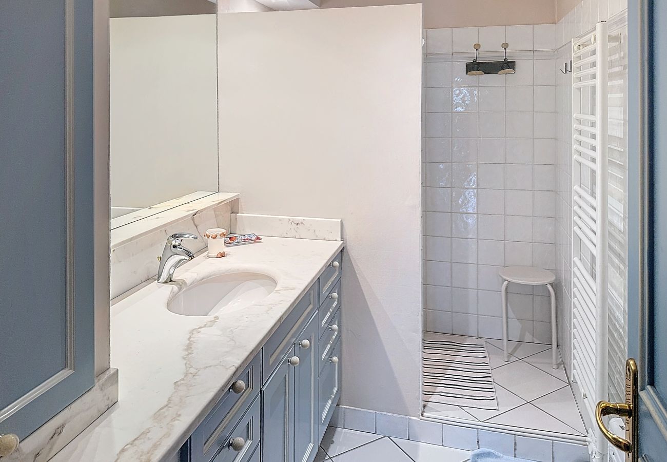 Appartement à Cannes - A 2 pas des plages du Midi, 300L/BERN Appartement à Cannes - A 2 pas des plages du Midi, 300L/BERN