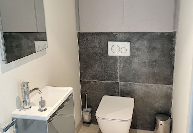 Appartement à Cannes - Superbe 3 pièces front de mer  303L/MEGR Appartement à Cannes - Superbe 3 pièces front de mer  303L/MEGR