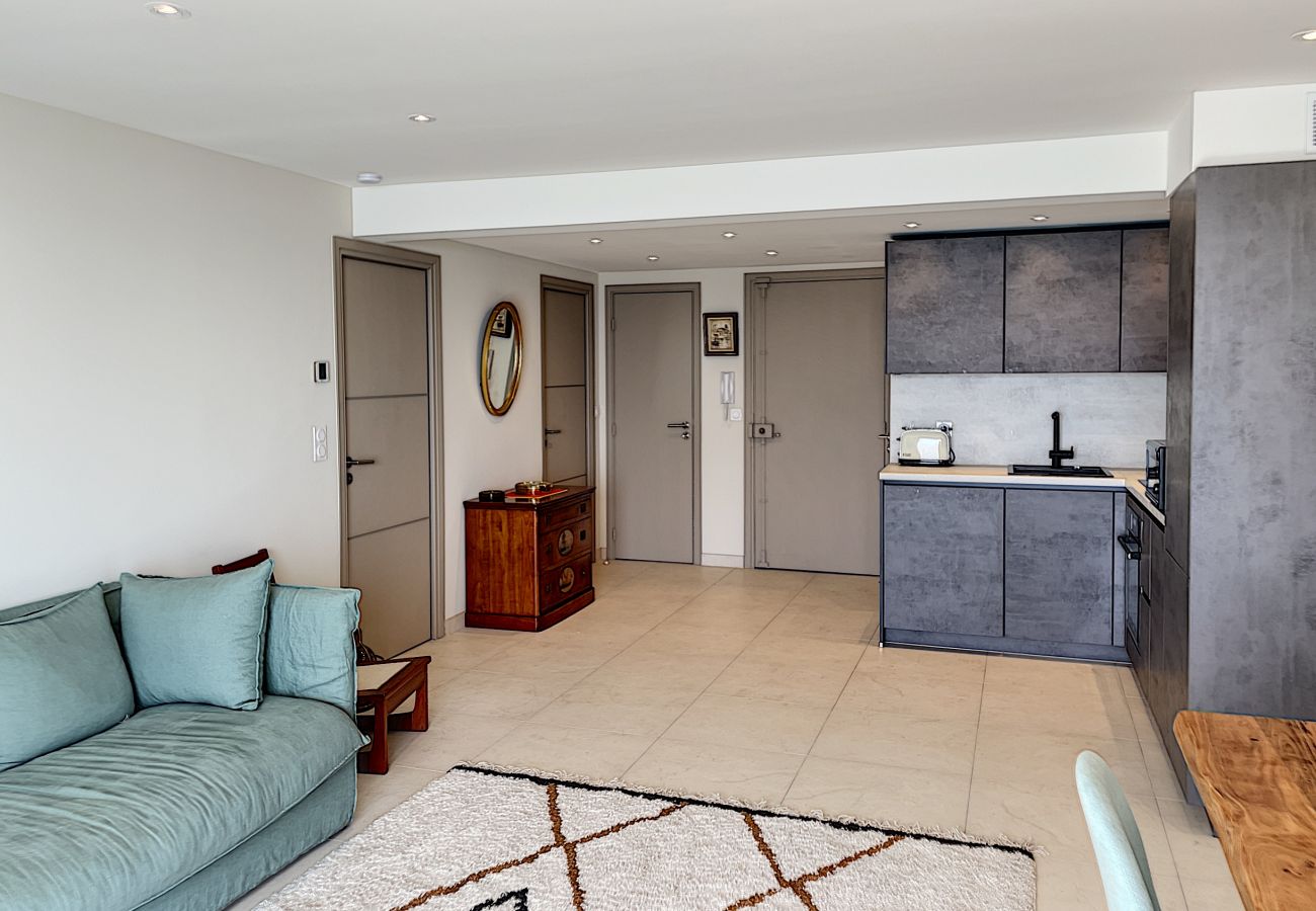 Appartement à Cannes - Superbe 3 pièces front de mer  303L/MEGR Appartement à Cannes - Superbe 3 pièces front de mer  303L/MEGR