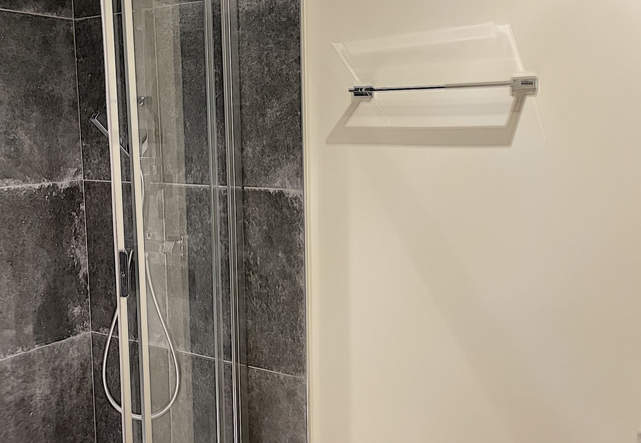 Appartement à Cannes - Superbe 3 pièces front de mer  303L/MEGR Appartement à Cannes - Superbe 3 pièces front de mer  303L/MEGR