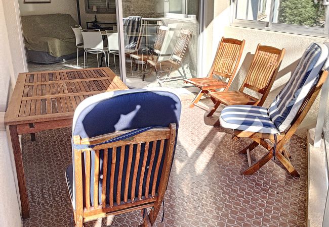 Appartement à Cannes - A deux pas des plages du  Midi  305L/  MAHIE Appartement à Cannes - A deux pas des plages du  Midi  305L/  MAHIE