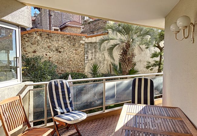 Appartement à Cannes - A deux pas des plages du  Midi  305L/  MAHIE Appartement à Cannes - A deux pas des plages du  Midi  305L/  MAHIE