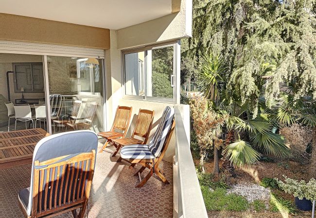 Appartement à Cannes - A deux pas des plages du  Midi  305L/  MAHIE Appartement à Cannes - A deux pas des plages du  Midi  305L/  MAHIE
