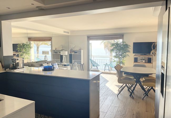 Appartement à Cannes - Vue mer panoramique 322L/CARA Appartement à Cannes - Vue mer panoramique 322L/CARA