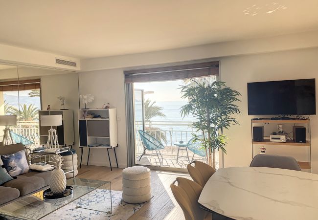 Appartement à Cannes - Vue mer panoramique 322L/CARA Appartement à Cannes - Vue mer panoramique 322L/CARA