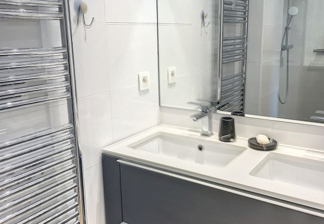 Appartement à Cannes - Vue mer panoramique 322L/CARA Appartement à Cannes - Vue mer panoramique 322L/CARA