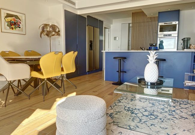 Appartement à Cannes - Vue mer panoramique 322L/CARA Appartement à Cannes - Vue mer panoramique 322L/CARA
