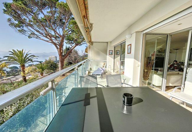 Appartement à Cannes - Superbe 3 pièces vue mer  323L/MUNAR Appartement à Cannes - Superbe 3 pièces vue mer  323L/MUNAR