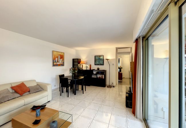 Appartement à Cannes - Superbe appartment plage du Midi  - 325L/TUCM Appartement à Cannes - Superbe appartment plage du Midi  - 325L/TUCM