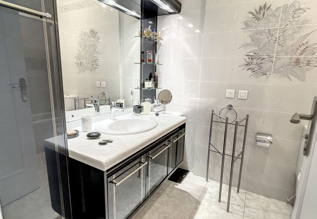 Appartement à Cannes - Superbe appartment plage du Midi  - 325L/TUCM Appartement à Cannes - Superbe appartment plage du Midi  - 325L/TUCM