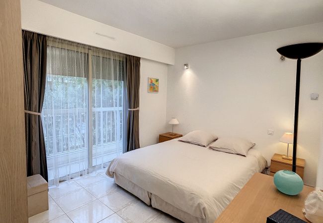 Appartement à Cannes - Superbe appartment plage du Midi  - 325L/TUCM Appartement à Cannes - Superbe appartment plage du Midi  - 325L/TUCM