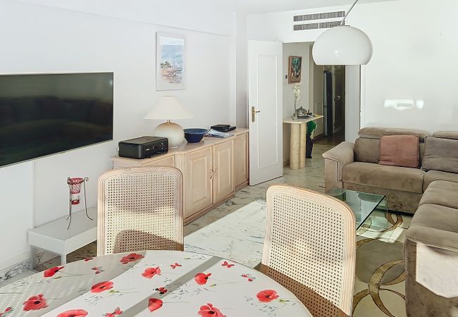 Appartement à Cannes - Situation et vue exceptionnelles 338L/ROLL Appartement à Cannes - Situation et vue exceptionnelles 338L/ROLL
