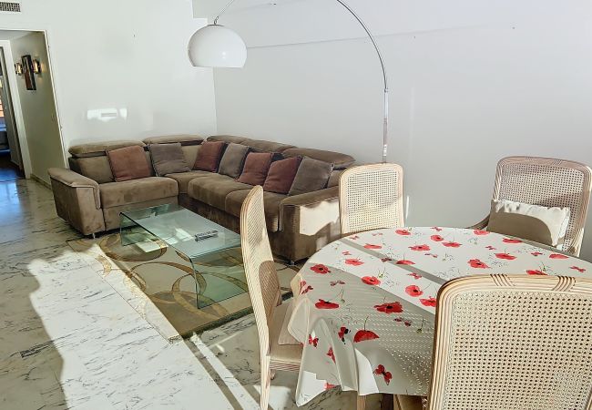 Appartement à Cannes - Situation et vue exceptionnelles 338L/ROLL Appartement à Cannes - Situation et vue exceptionnelles 338L/ROLL