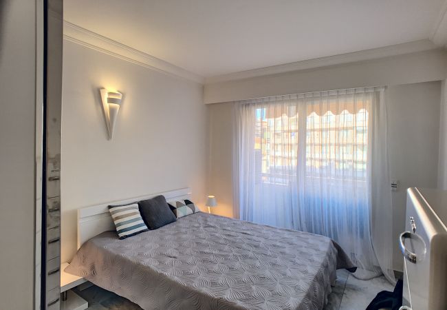 Appartement à Cannes - Superbe vue mer terrasse - 218L MISS Appartement à Cannes - Superbe vue mer terrasse - 218L MISS