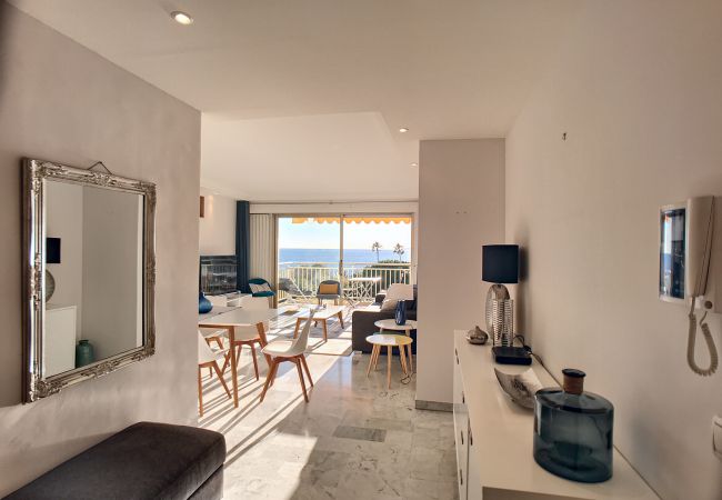 Appartement à Cannes - Superbe vue mer terrasse - 218L MISS Appartement à Cannes - Superbe vue mer terrasse - 218L MISS