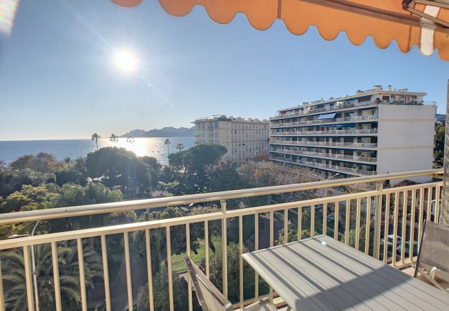 Appartement à Cannes - Superbe vue mer terrasse - 218L MISS Appartement à Cannes - Superbe vue mer terrasse - 218L MISS