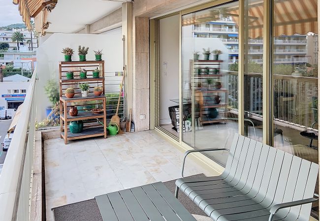 Appartement à Cannes - Superbe appartement terrasse vue mer 347L/GLEN Appartement à Cannes - Superbe appartement terrasse vue mer 347L/GLEN