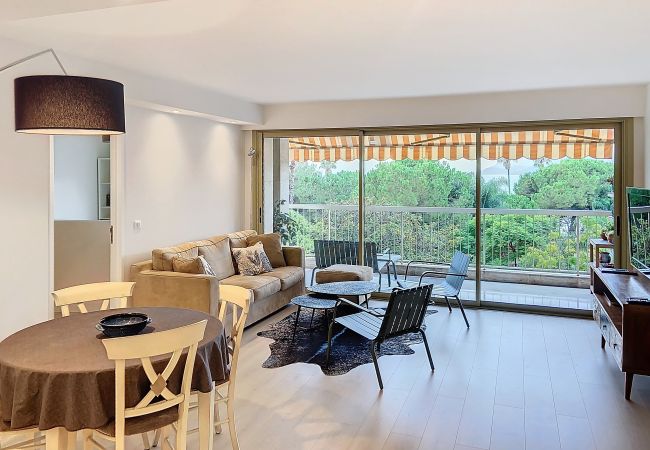 Appartement à Cannes - Superbe appartement terrasse vue mer 347L/GLEN Appartement à Cannes - Superbe appartement terrasse vue mer 347L/GLEN