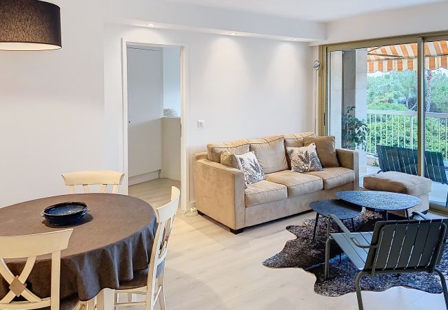 Appartement à Cannes - Superbe appartement terrasse vue mer 347L/GLEN Appartement à Cannes - Superbe appartement terrasse vue mer 347L/GLEN