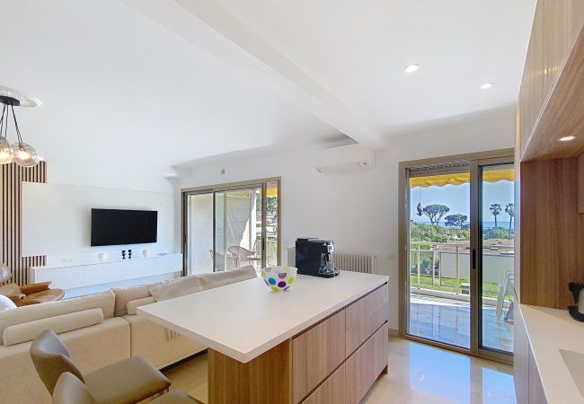 Appartement à Cannes - Superbes prestations terrasse piscine mer  350L /C Appartement à Cannes - Superbes prestations terrasse piscine mer  350L /C