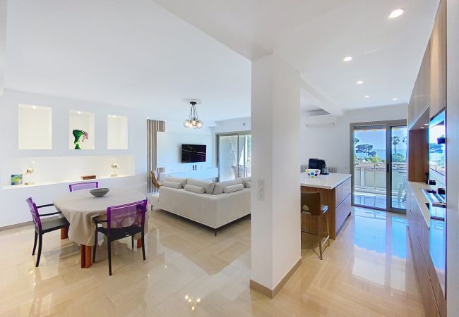 Appartement à Cannes - Superbes prestations terrasse piscine mer  350L /C Appartement à Cannes - Superbes prestations terrasse piscine mer  350L /C