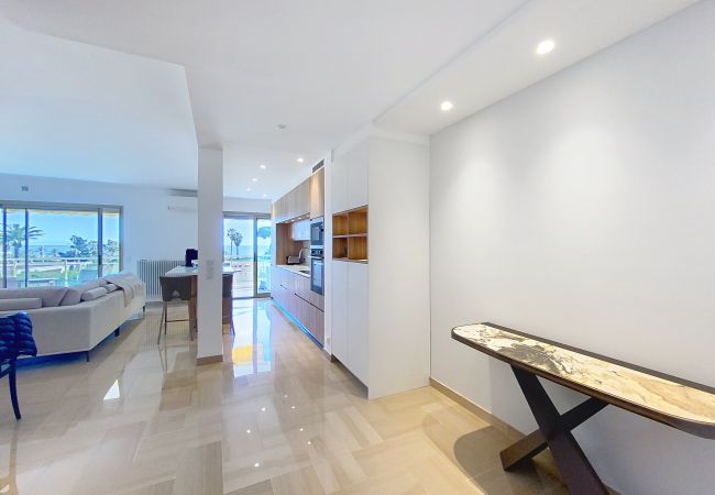 Appartement à Cannes - Superbes prestations terrasse piscine mer  350L /C Appartement à Cannes - Superbes prestations terrasse piscine mer  350L /C