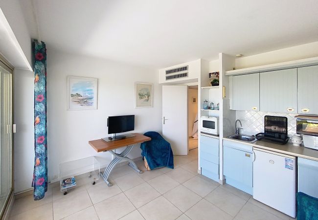 Studio à Cannes - Superbes prestations grande terrasse 352L/ROLL Studio à Cannes - Superbes prestations grande terrasse 352L/ROLL