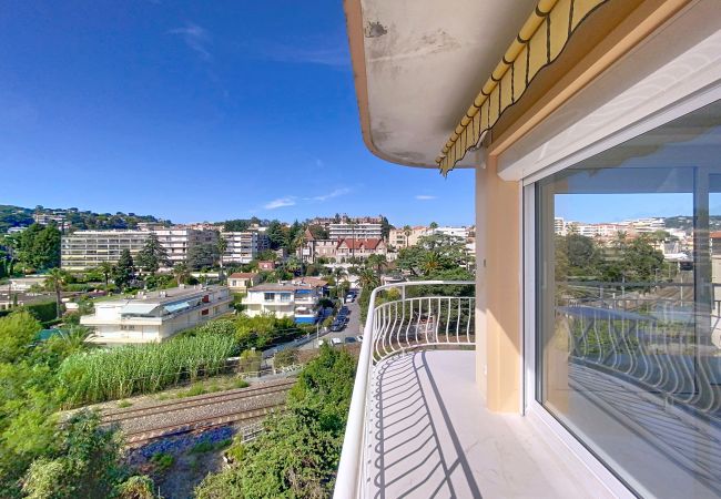 Appartement à Cannes - Emplacement & vue exceptionnels -24L/FER Appartement à Cannes - Emplacement & vue exceptionnels -24L/FER