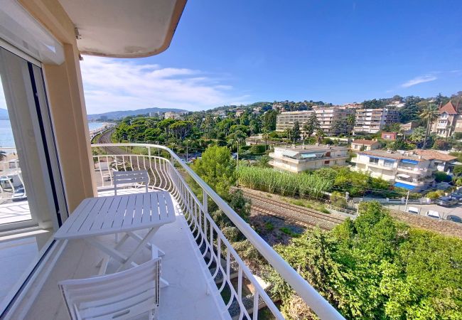 Appartement à Cannes - Emplacement & vue exceptionnels -24L/FER Appartement à Cannes - Emplacement & vue exceptionnels -24L/FER