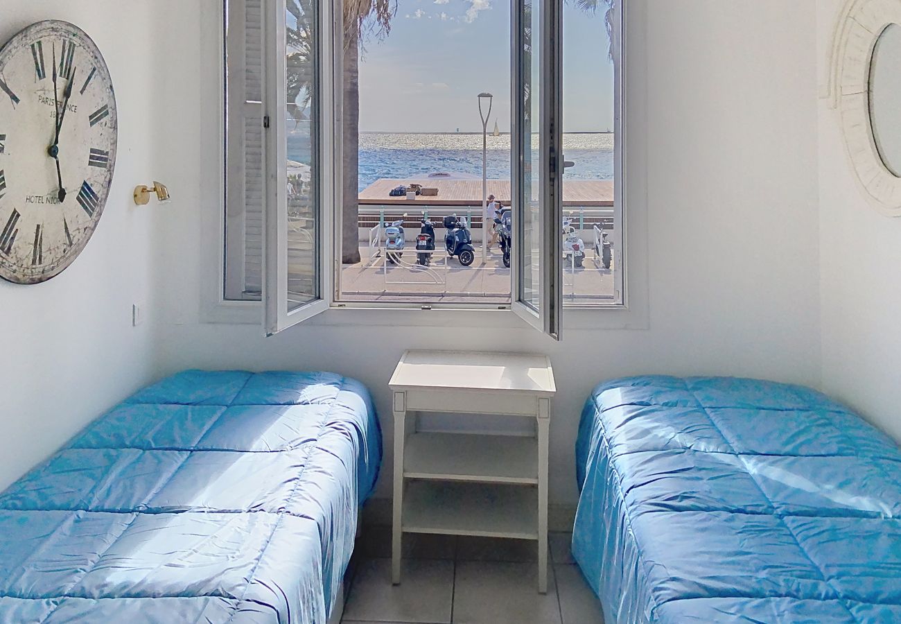 Appartement à Cannes - Emplacement & vue exceptionnels -353L/ERI Appartement à Cannes - Emplacement & vue exceptionnels -353L/ERI